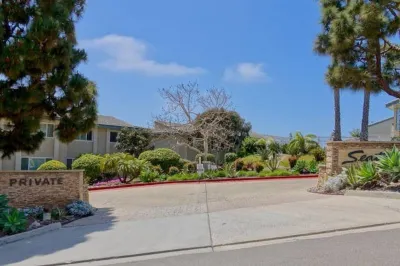 DEL MAR RETREAT & OCEAN VIEW! Walk to the beach! Hotels near Fletcher Cove Community Center