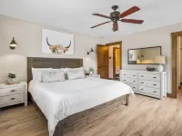 🌄Luxe House - NEW game room, hot tub, firepit, private retreat 🌄 Hotels in Ronald