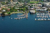 Downtown Kirkland Condo! Newly Renovated with Patio