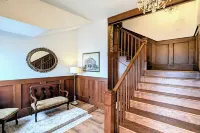 Entire 1888 Historic Loft – 3Br, 2.5BA Private Retreat in Downtown Newberg
