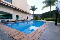 Holiday Inn URUAPAN by IHG - piscine