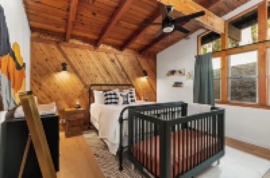 Family Cabin, Dog, Ht Tb, 15 Min Yosemite, Valentine's Day + Firefall Packages