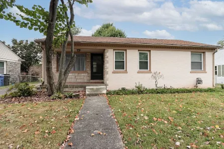 Great Locatoin- Mins to Rupp-Kroger Field-Downtown Lexington- Modern Retro 70's