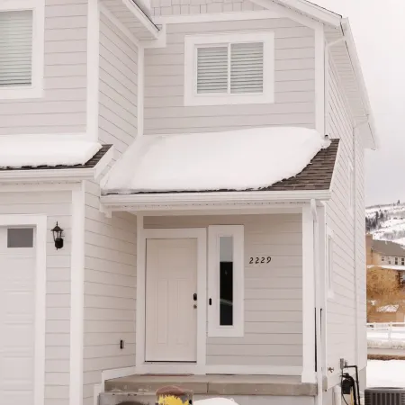 NEW Luxury Home, Garden City, Bear Lake, 15 Bed, IDEAL BEACH ACCESS