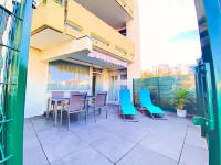 Beautiful, modern apartment by the lake, relax, let go & unwind