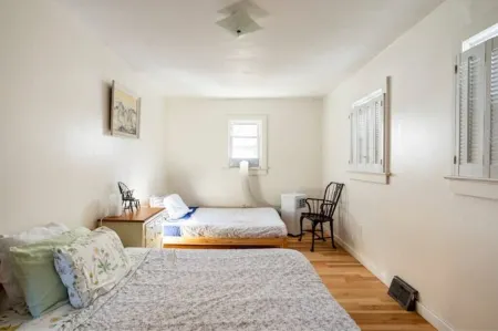 Lakefront Designer House in Pine Plains, NY. Отели в г. Пайн Плейнс