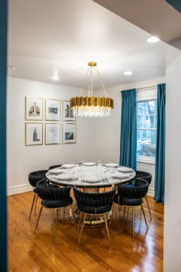 Spacious! Game Rm, Jungle Rm, Bubble Chairs, Record Player