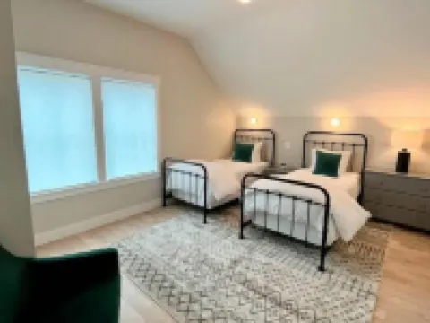 4BD 4.5BA Pet-Friendly Riverfront Home 薩科酒店