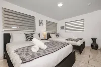 Charming home 12min to the Beach Hotels in Hallandale Beach