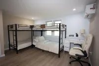 Cozy Urban Retreat Hotel dekat Tompkins Cortland Community College