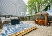 NJ Paradise Tiki Hut, 5 mins to NYC Ferry and beaches! Hotels near Anchorage Beach