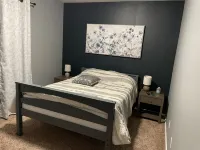 4 bed 2 bath Sleeps 8-9 people. Centrally located