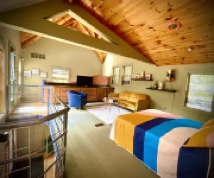 Hummingbird Hideaway