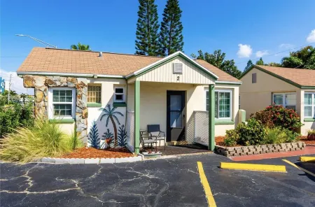 Madeira Beach Bungalow right across the street from the beach