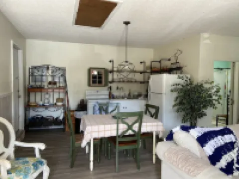 Private Cozy Studio in Navarre FL 納瓦拉酒店