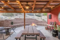Sun Ray Ranch Cabin between Joshua Tree and Palm Springs