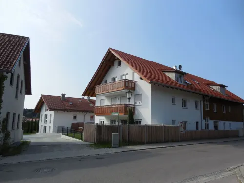 Spacious apartment with balcony and elevator with mountain views Hotels in Andechs