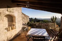 House of character in the heart of a medieval village, Tourrettes sur Loup
