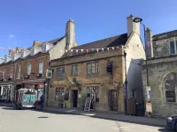 A spacious, well equipped private annexe with garden and parking in Shaftesbury.