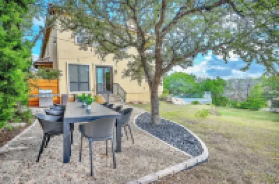 Private Gated Villa with hot tub, pool & ENDLESS VIEWS!