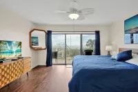 Family Beachfront Condo - Cocoa Beach Boardwalk - Pool