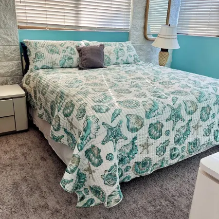 Kanai a Nalu Unit 204 Oceanfront Corner Unit- New Rate for Summer