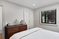 Nature's Escape: Riverfront Views, Hot Tub & Fire Pit