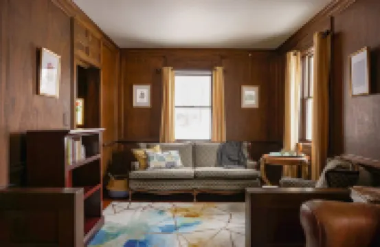 Blocks to Downtown. Charming 3 Bed, Entire House