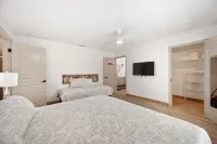 2,100sqf Villa  · KING Beds  · Heated Pool · Game Room · GYM · Beach 2miles