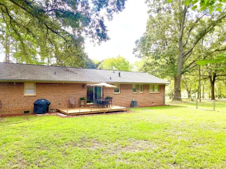 McCullough Park Charming 3-bedroom  in fantastic Stockbridge