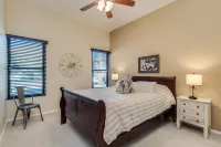 Casa Bonita Oasis at Greens!  First floor 3 bd w/ private patio and yard!
