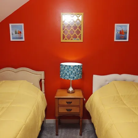 Bright Beautiful beach theme home walking distance to Lake Michigan & downtown!