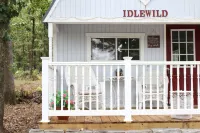 Little House in the Pine Woods Hotels in Le Flore County