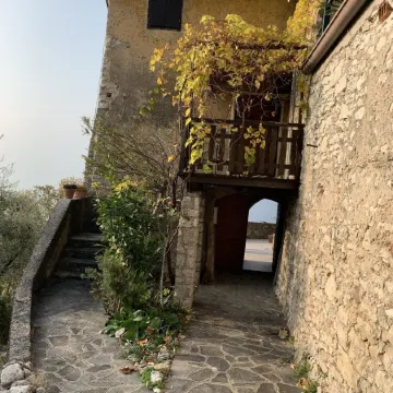 Romantisches Rustico mit Traumhaftem Seeblick in Sehr Ruhiger Lage