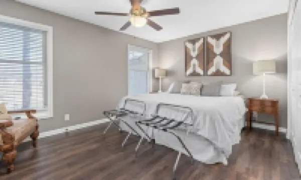 Lakefront with kayaks and private dock.  Pet friendly, nearby dog park