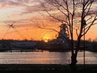 Ship Faced Condo Riverwalk Downtown Historic Wilmington - Fantastic Location