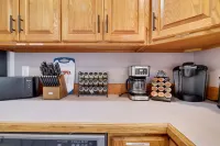 Private Heated Pool/Hot Tub/Huge Game Room/Sauna/Fire Pit/Huge Yard/3300 sq ft! - 4星級