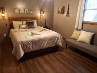 Beautiful Condo on the shore of Green Bay!  Short drive to Green Bay & Door Co. Hotel a 
