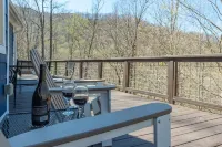 Cattail Creek, Hiking, Fishing, Creeks,Fireplace, Mtns, Scenic Views, WiFi