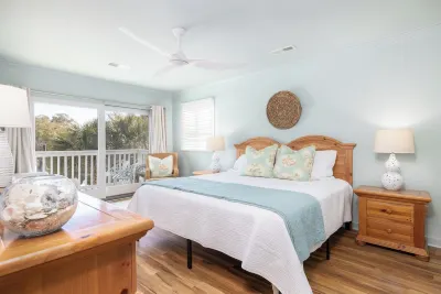 2Br2BA Poolside. 15% Discount for June/July Weekly Rentals.  Great for Families!