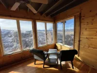 Spacious retreat on the Rim of the Royal Gorge