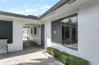 Beautiful spacious 2bd, w/d, bbq, yard, pets allowed, free parking