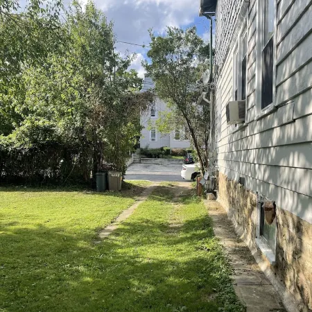 2 Bedroom Fully Furnished, Pets Welcomed, W/D in unit, private parking,