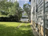 2 Bedroom Fully Furnished, Pets Welcomed, W/D in unit, private parking, - Apartments