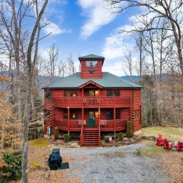 Smoky Mountain Cabin w/ Private Pool, Jacuzzi Suites, Hot Tub, Theater, & Views!