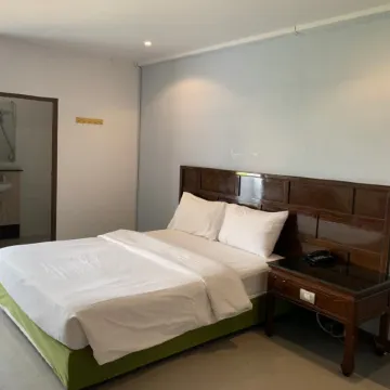 Phanthong Hotel Отели рядом с достопримечательностью «Дворец Сенам Чан»