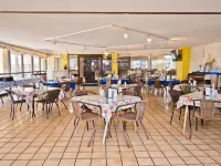 Summer Winds, First Floor Poolside, Oceanfront 3br. 2.5ba. Sleeps 9 Linens incl. Hotels in Indian Beach
