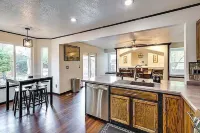 Relax at Fountain: Hot Tub Fun Hotels in Fountain