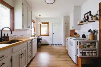 Historic 2-bedroom home in Tacoma - Quiet escape close to everything