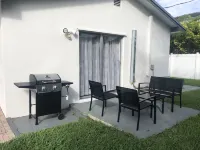 SPACIOUS STUDIO, WASHER/DRYER, BACK YARD, BBQ